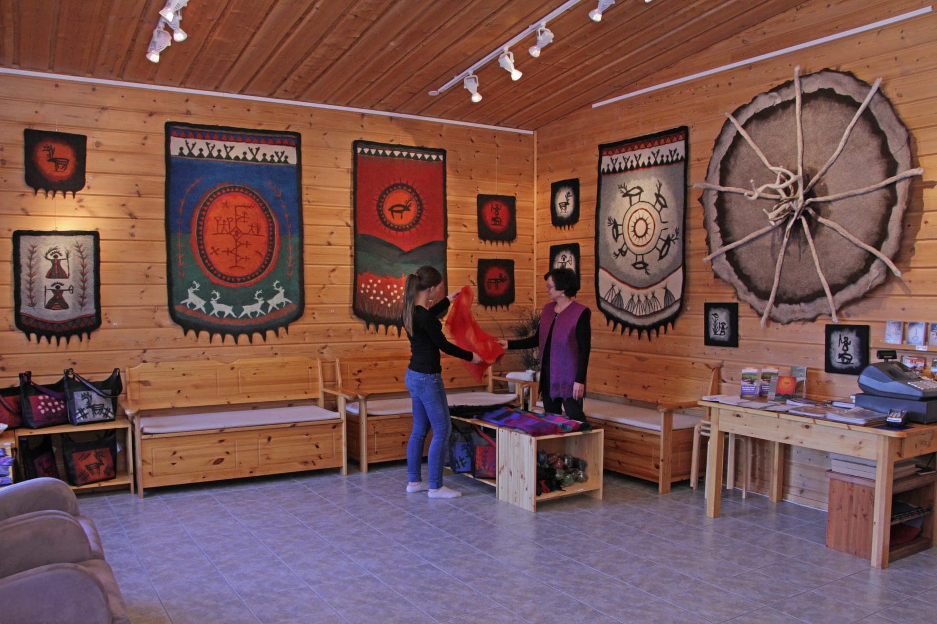 Visit Art Studio Ateljee Huopapirtti
