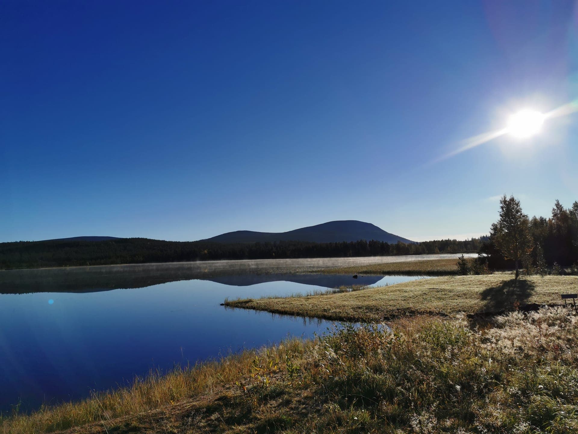 Tyyni järvi