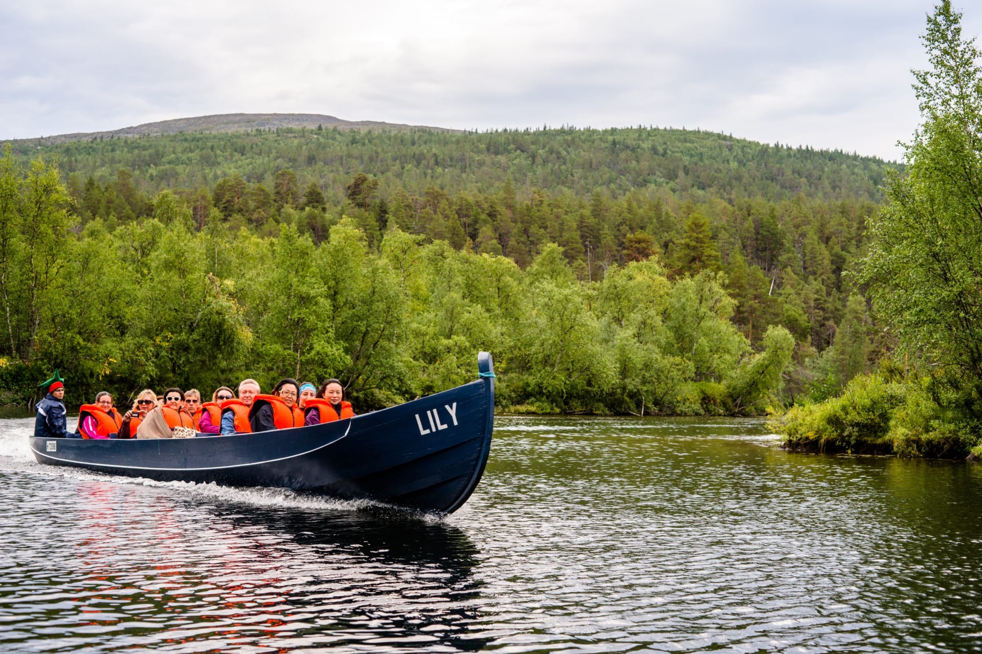 River boat transport and guiding