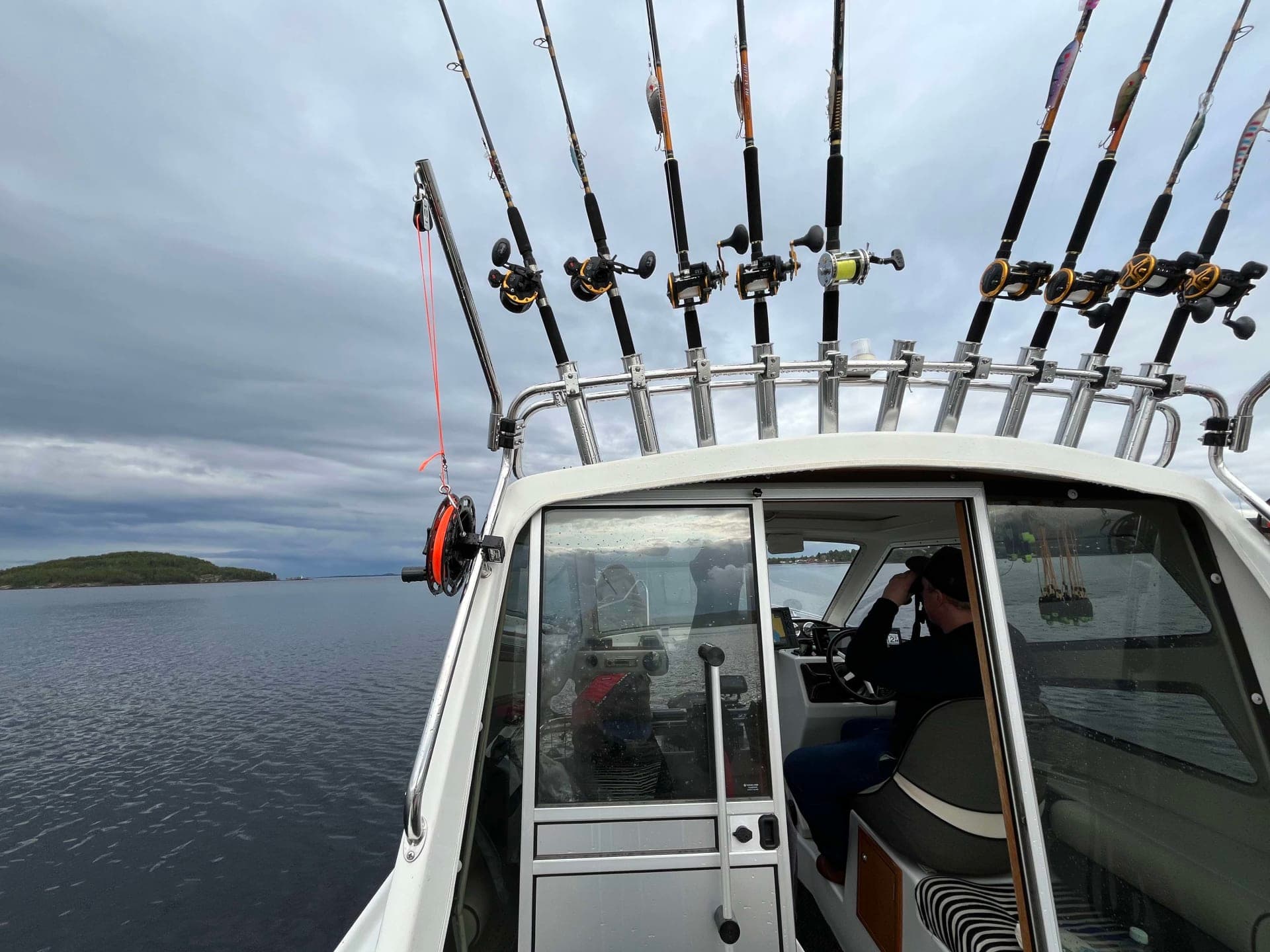 Private fishing tours by boat on Lake Inari