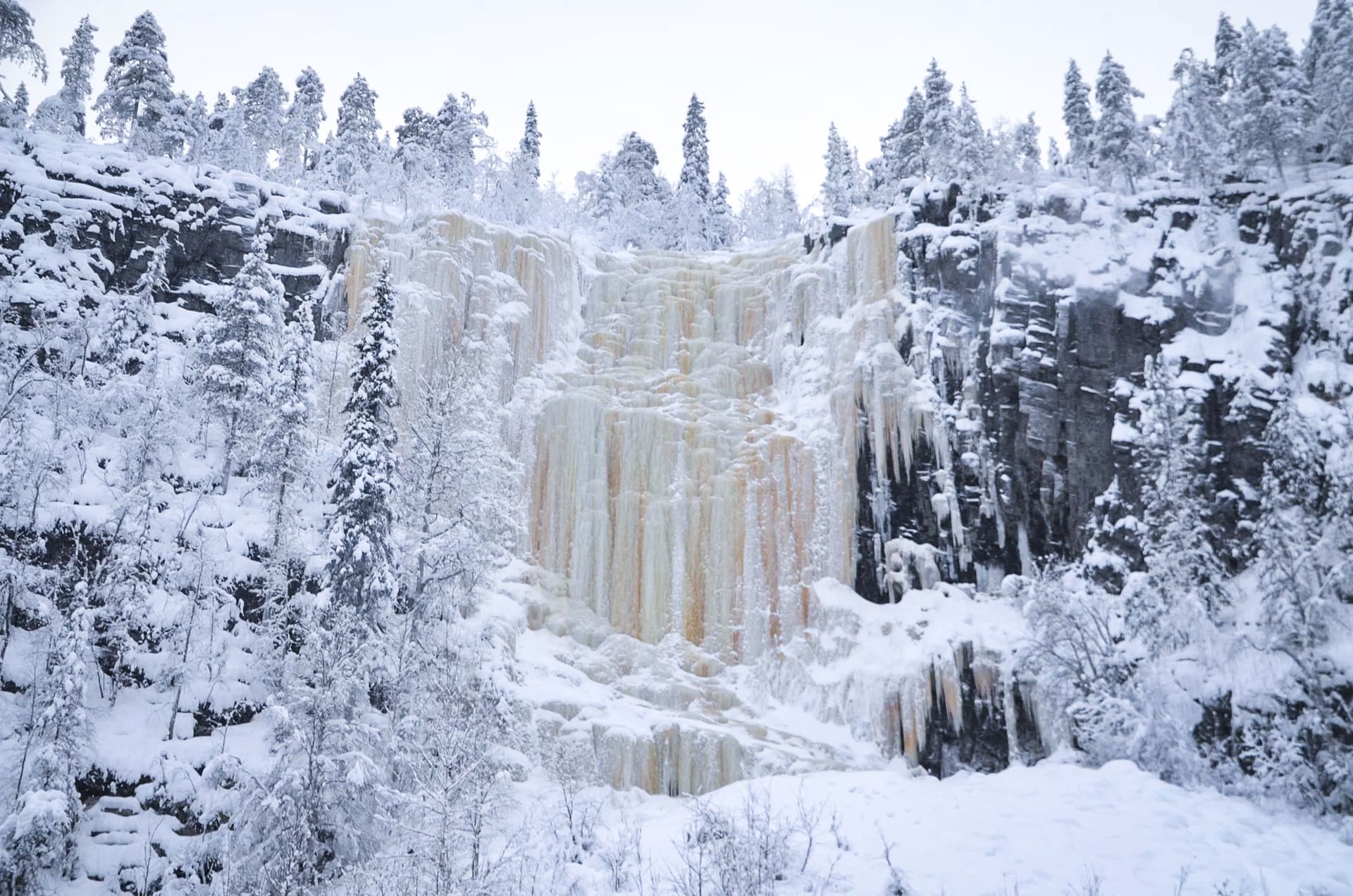 Frozen waterfalls at Korouma canyon