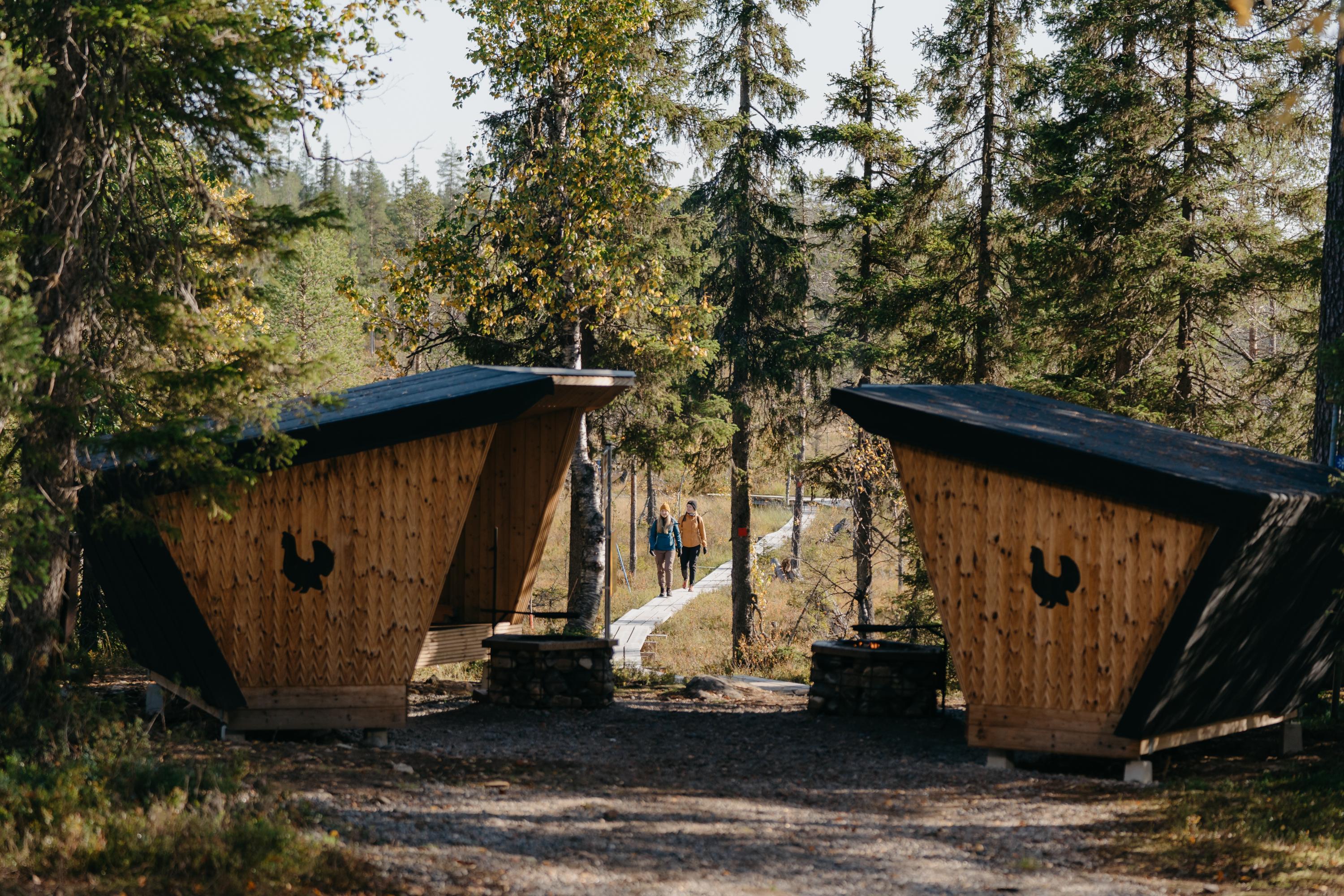 The Tunturilampi lean-to shelters are located in an atmospheric spot near to the Tunturilampi fell ponds.