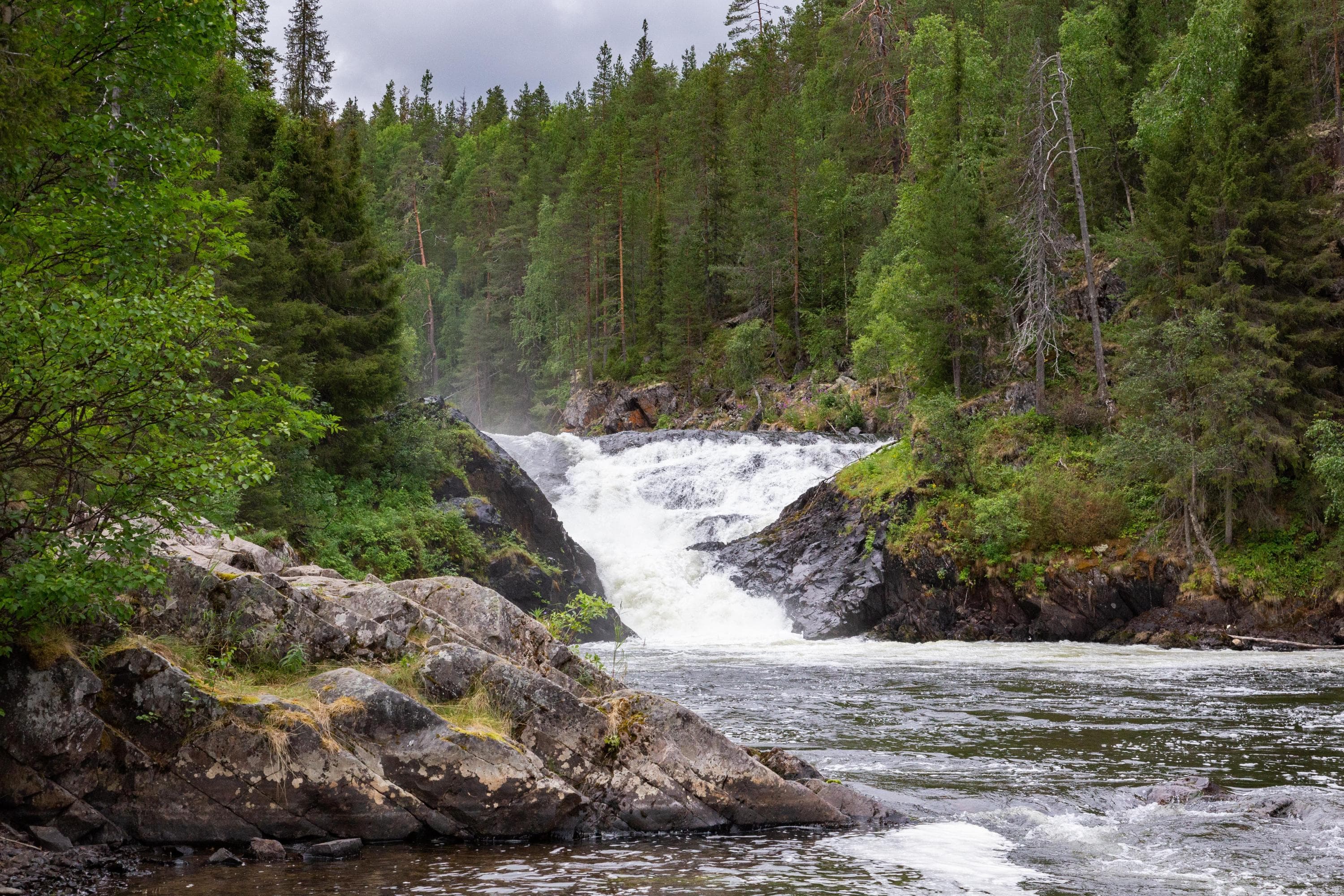 Jyrävä vattenfall.
