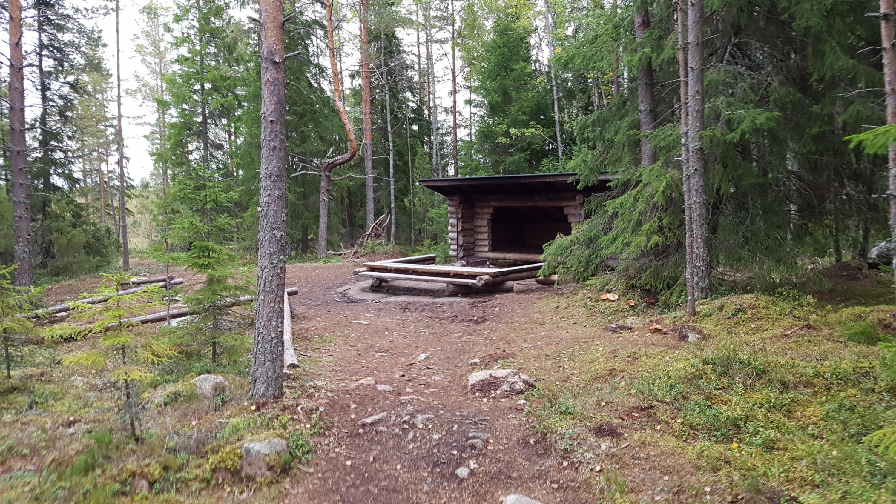 Kurjenrahka National Park. Vajosuo lean-to shelter.