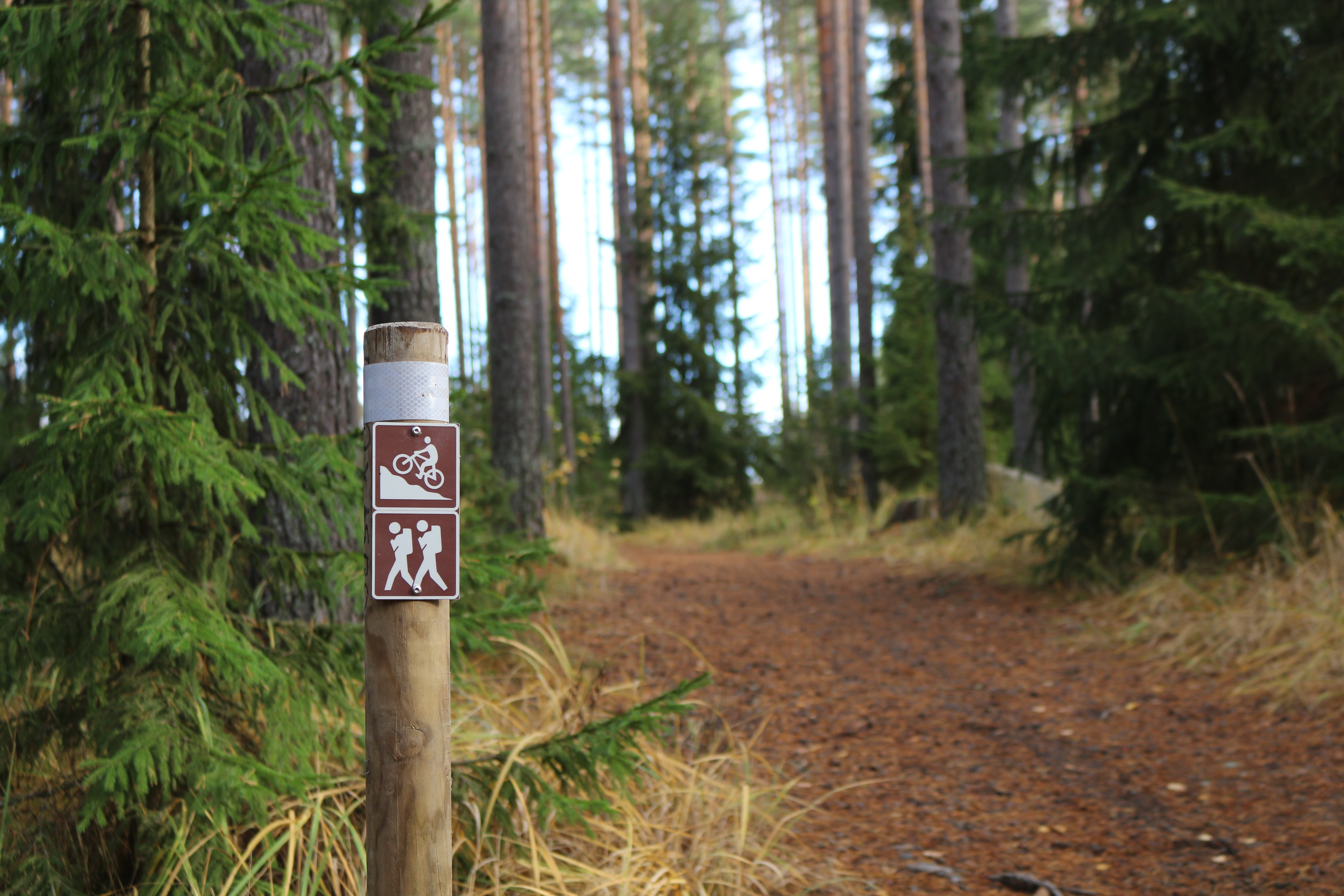 Ulkoilureitillä käytettävät opasteet