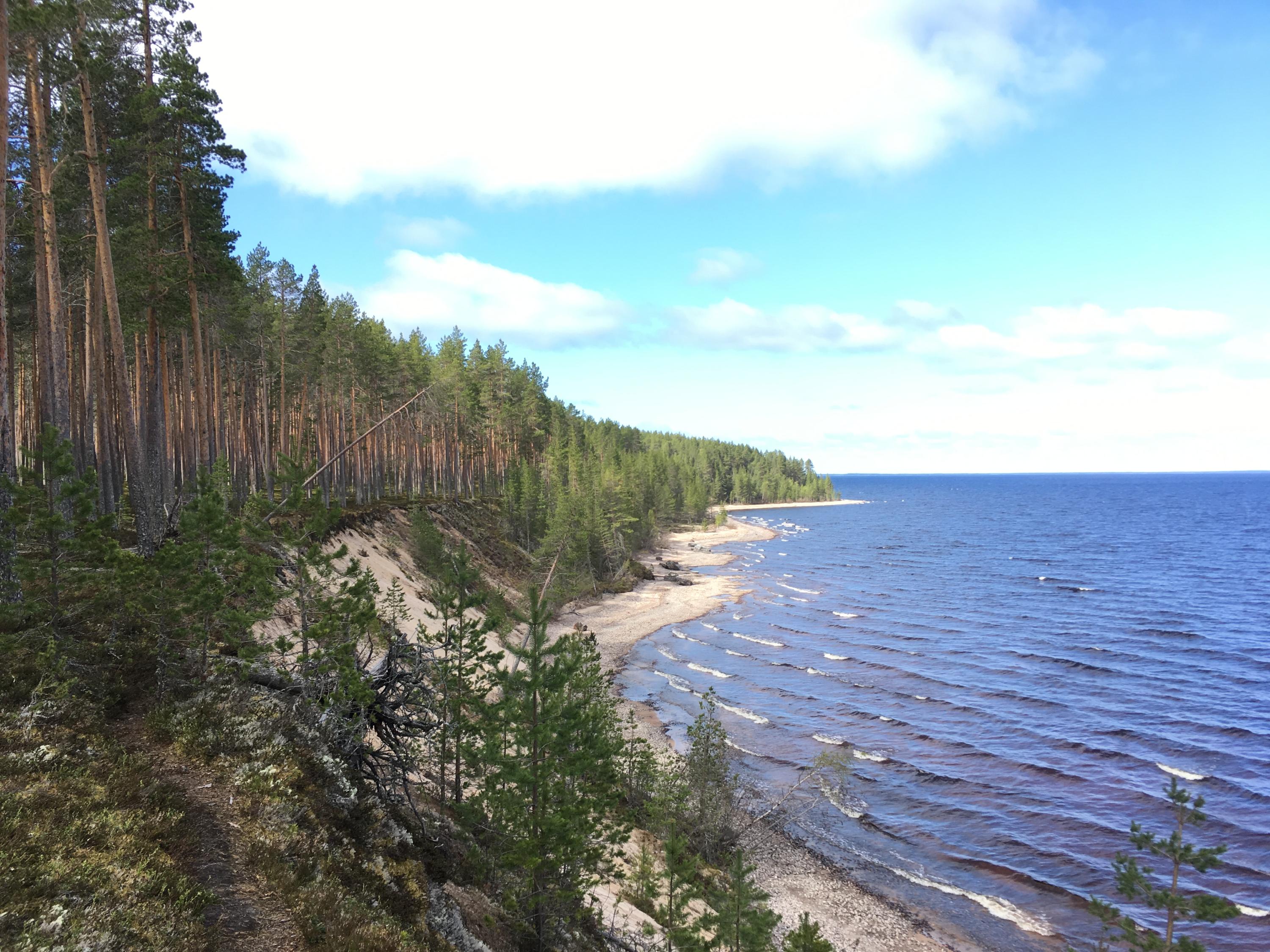 Mansikkatörmältä on komeat näkymät. 