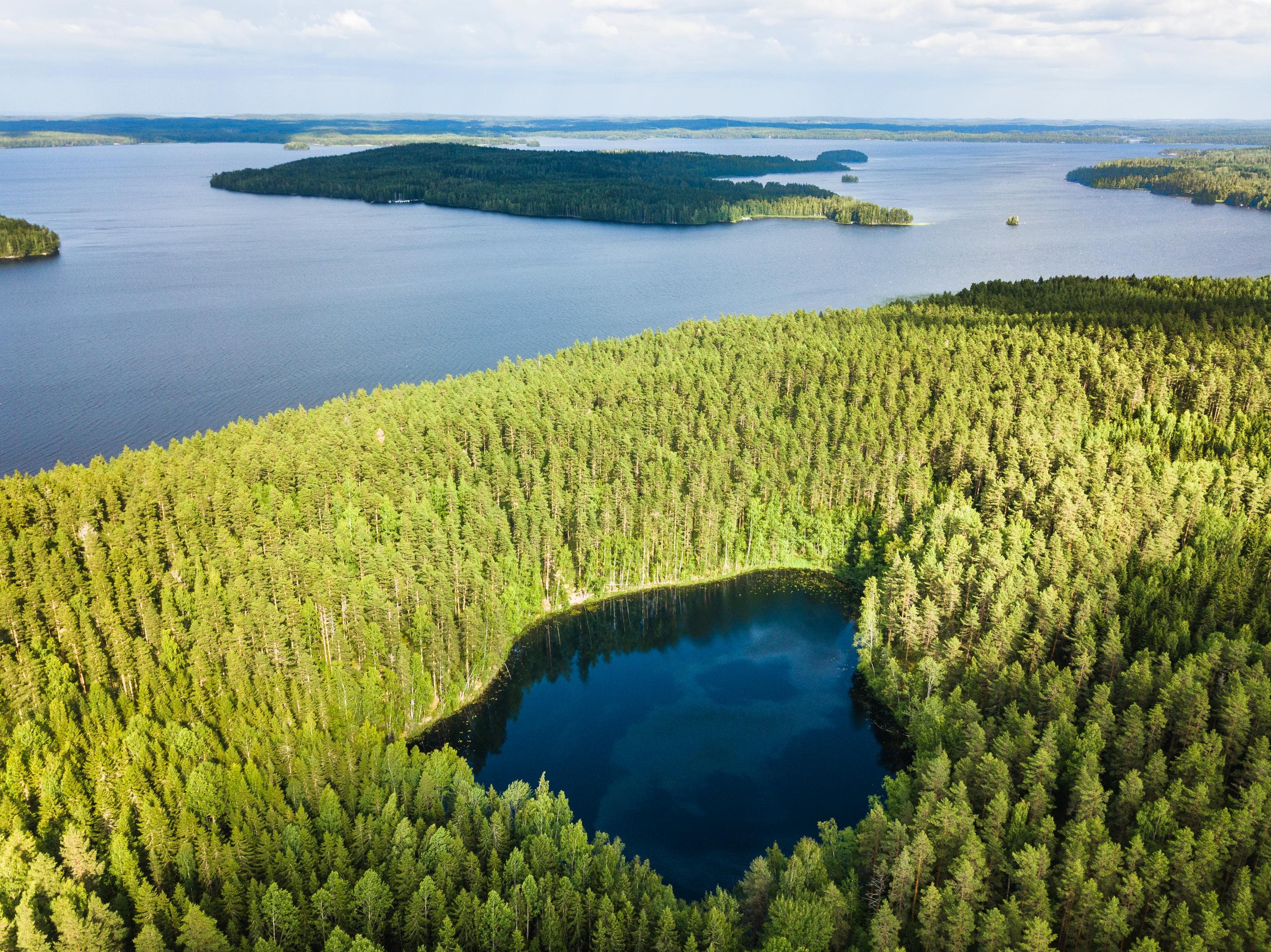 Image: Johannes Sipponen An aerial view of a summery landscape with water and islands.