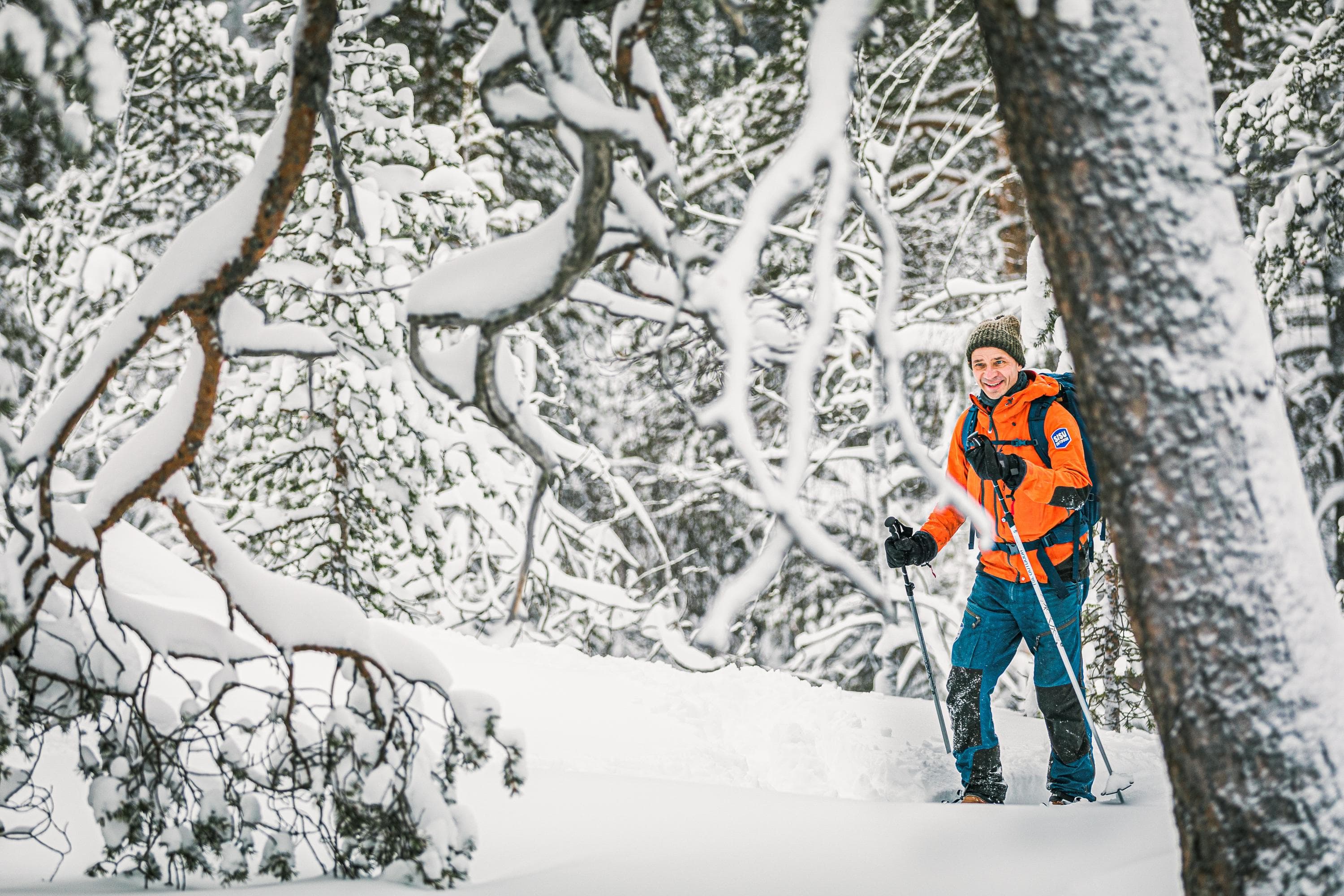 Image: Rami Valonen A snowshoer in the forest in winter.
