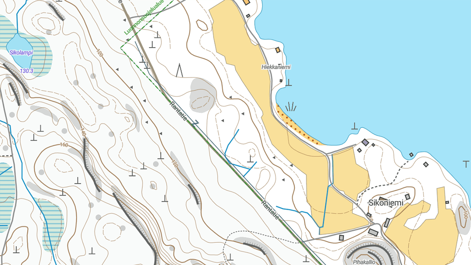 Bild: Metsähallitus/Forststyrelsen En terrängkarta som visar vatten, åkrar, skog och vägar.
