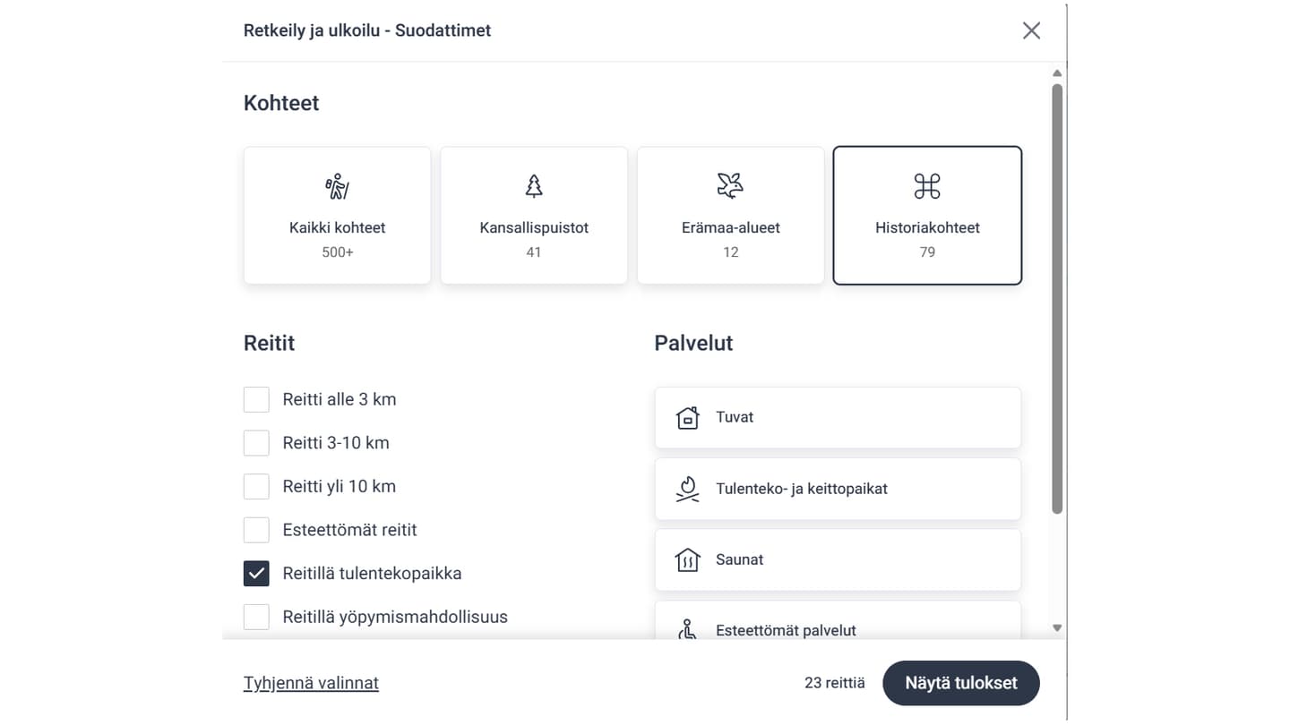 Kuva: Metsähallitus/Forststyrelsen Suodattimet-paneelissa on valittuna kaksi suodatinta: Historiakohteet ja Reitillä tulentekopaikka. Näytä tulokset -painikkeen vieressä näkyy tieto: 23 reittiä.