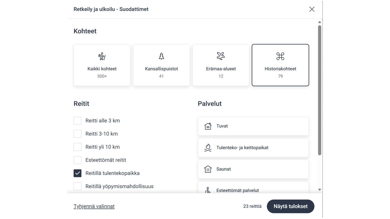 Kuva: Metsähallitus/Forststyrelsen Suodattimet-paneelissa on valittuna kaksi suodatinta: Historiakohteet ja Reitillä tulentekopaikka. Näytä tulokset -painikkeen vieressä näkyy tieto: 23 reittiä.